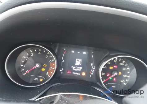 2018 Jeep Compass Altitude 4X4 z USA, uszkodzony, nr VIN 3C4NJDBB1JT492552